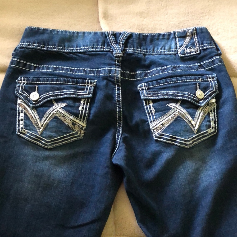 Vanity Capri’s